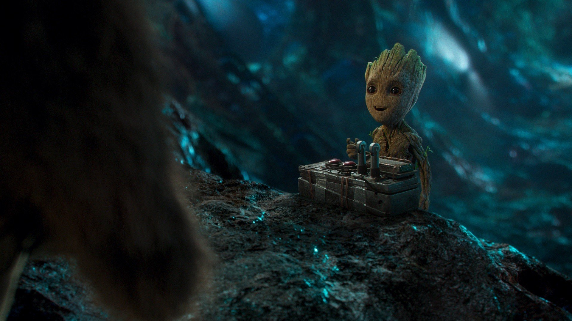 太阳能发电板可以带动家里电器吗(太阳能板发电可以带动空调吗)